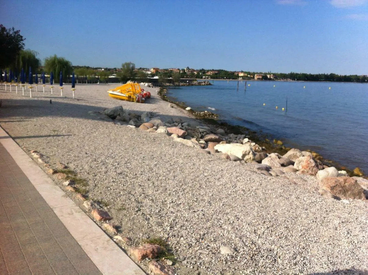 Garda Relais Luna Blu Peschiera del Garda Maison d'hôtes