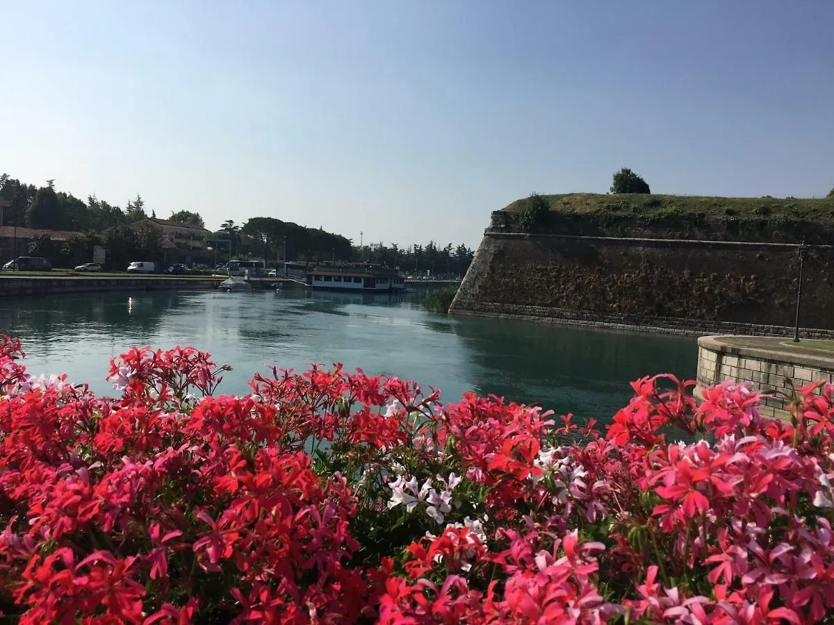 Garda Relais Luna Blu Peschiera del Garda Italy